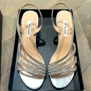 Nina NY silver glitter sandals 9.5